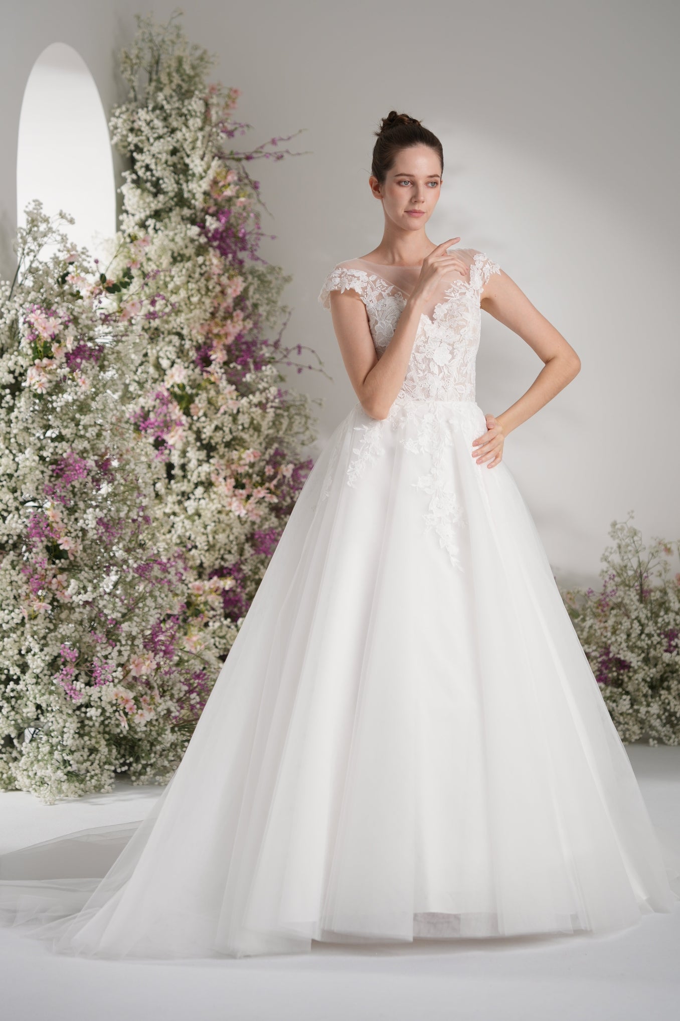 A-line Lllusion Neck Full Lace Luxury Mesh Wedding Dress With Court Train