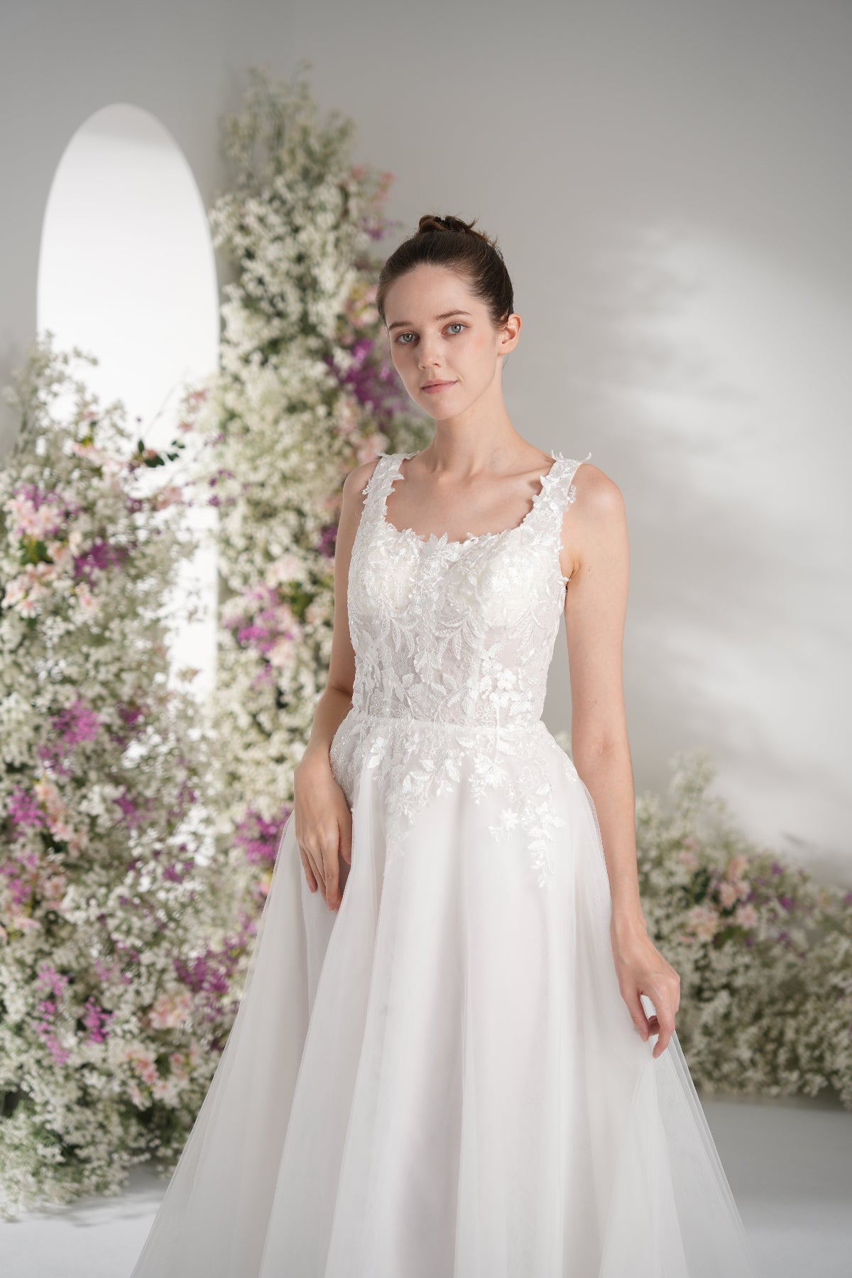 A-line Square Neck Lace Tulle Wedding Dress With Court Train