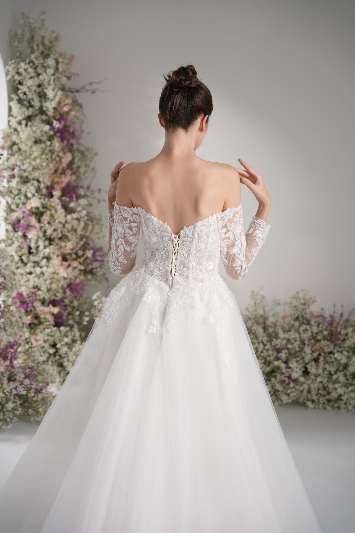 A-line Sweetheart Sleeveless Mesh Full Lace Elegant Wedding Dress With Court Train