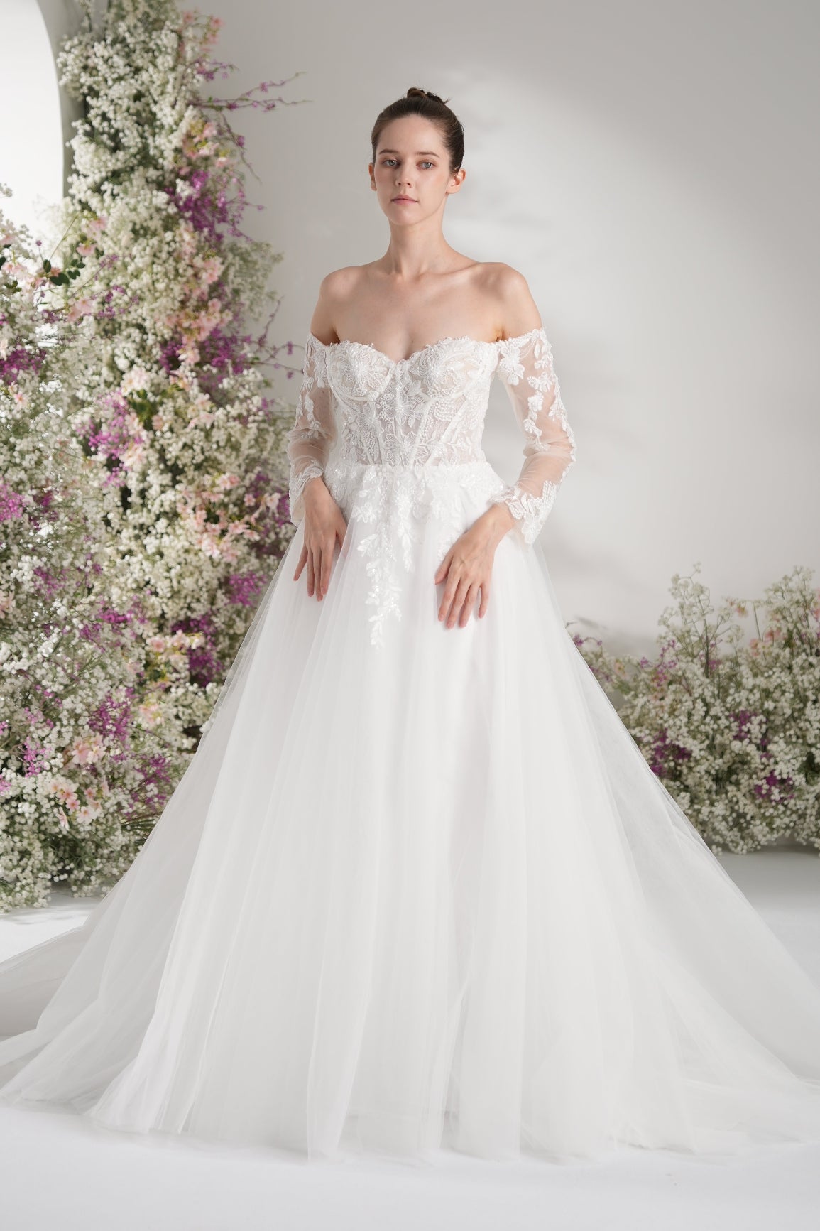 A-line Sweetheart Sleeveless Mesh Full Lace Elegant Wedding Dress With Court Train