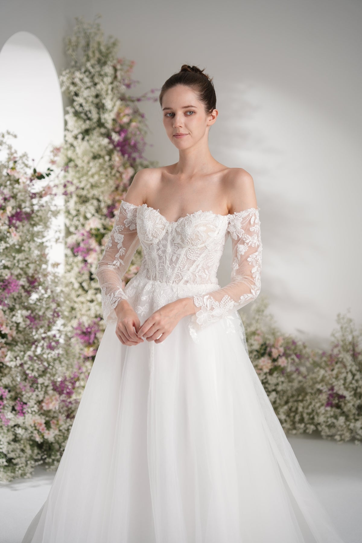 A-line Sweetheart Sleeveless Mesh Full Lace Elegant Wedding Dress With Court Train