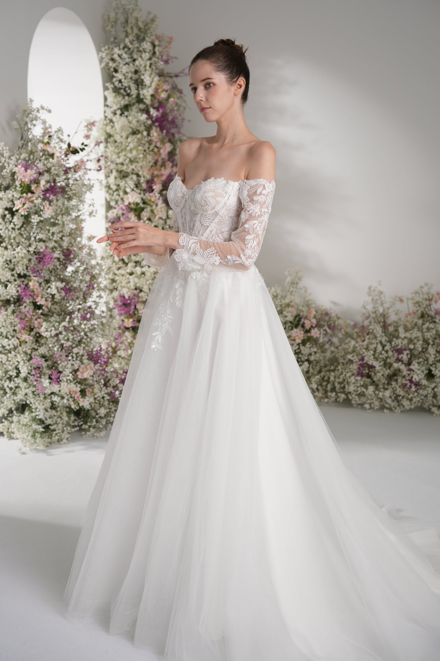 A-line Sweetheart Sleeveless Mesh Full Lace Elegant Wedding Dress With Court Train