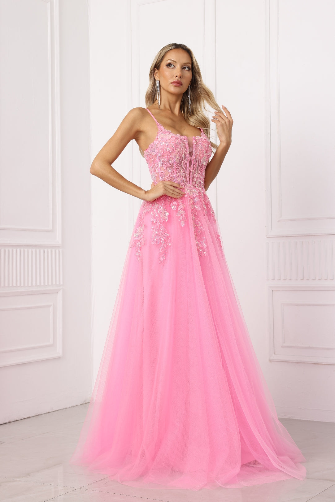 A-line Spaghetti Straps Sleeveless Beading Lace Slit Sequined Mesh/Floor Length Prom Dress