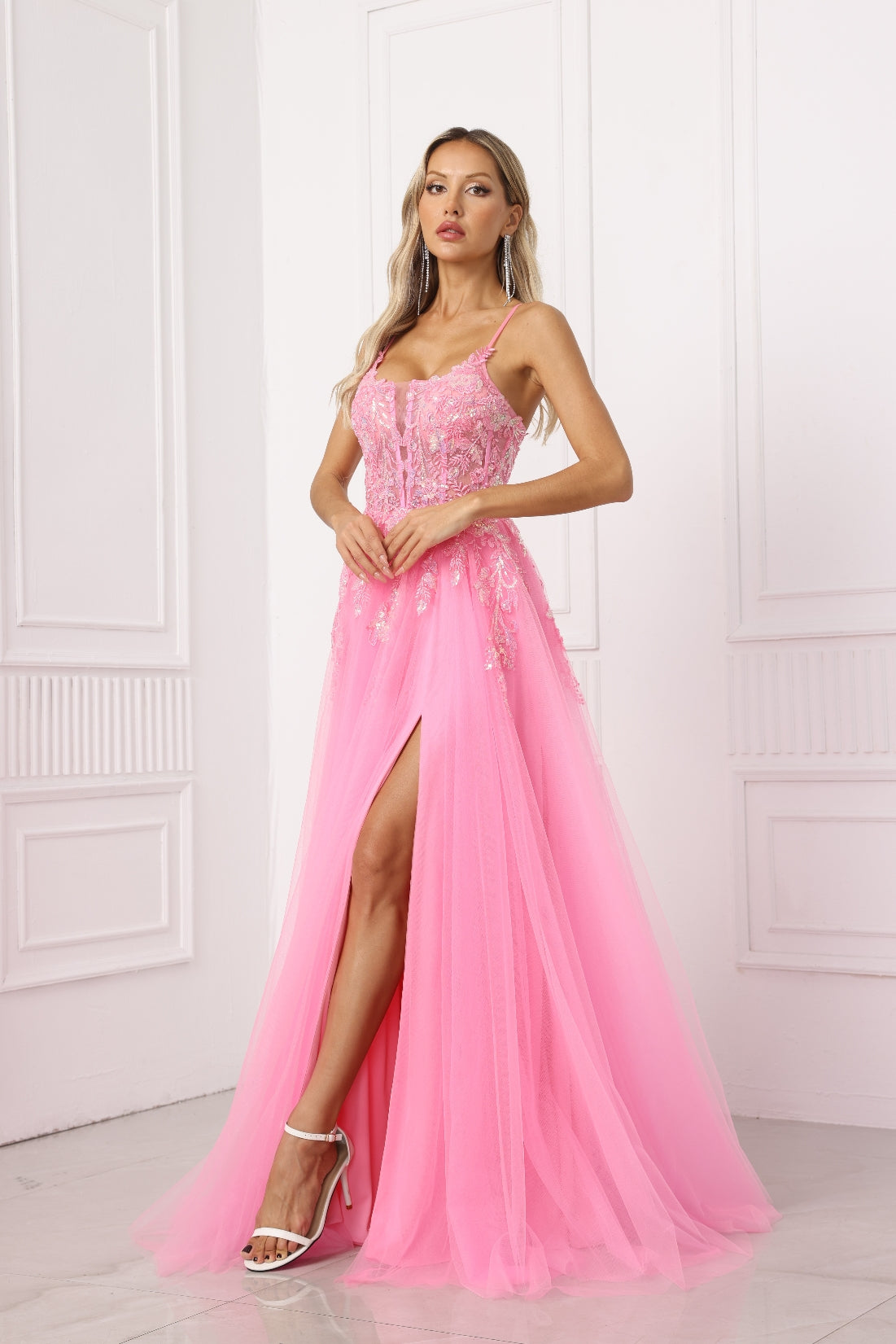 A-line Spaghetti Straps Sleeveless Beading Lace Slit Sequined Mesh/Floor Length Prom Dress