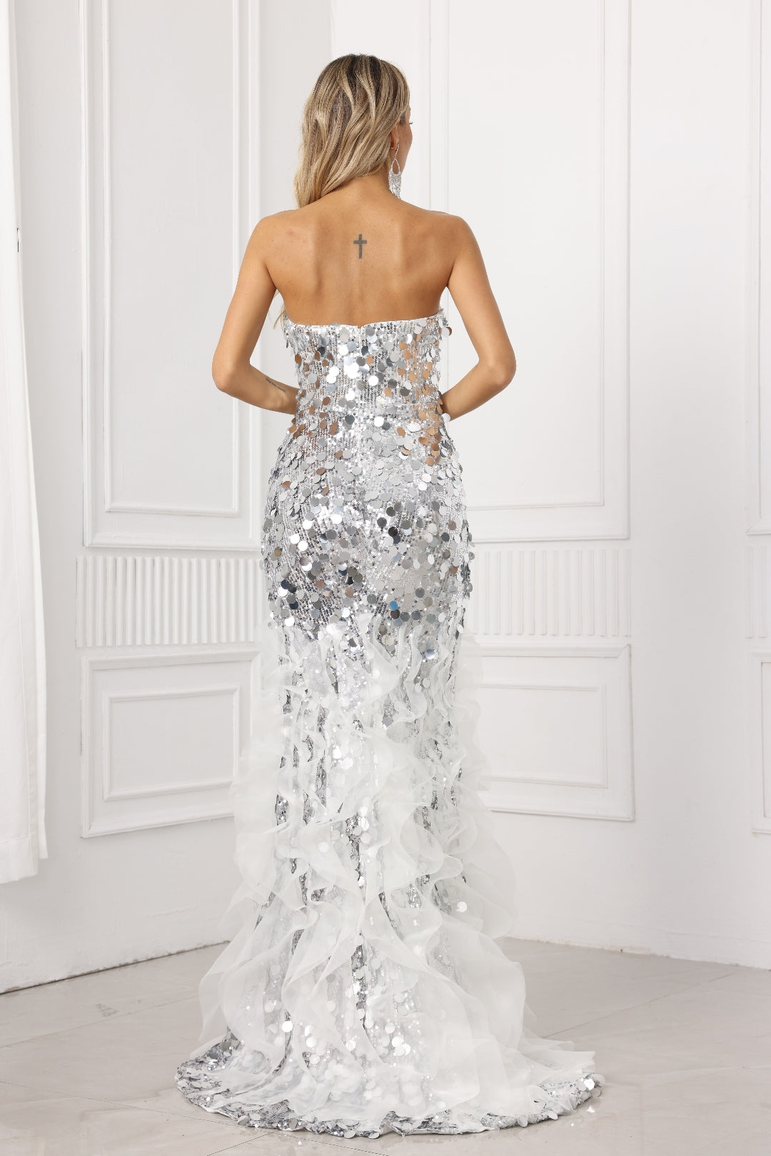 Trumpet/Mermaid Strapless Sleeveless Full Sequins Decorative Wave Ruffles Prom Dress With Court Train