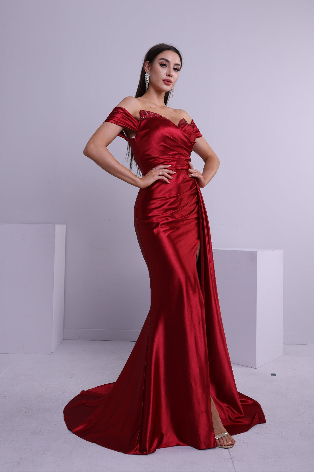 Trumpet/Mermaid Off-The-Shoulder Sleeveless Sequined Ruche Satin Prom Dress With Court Train