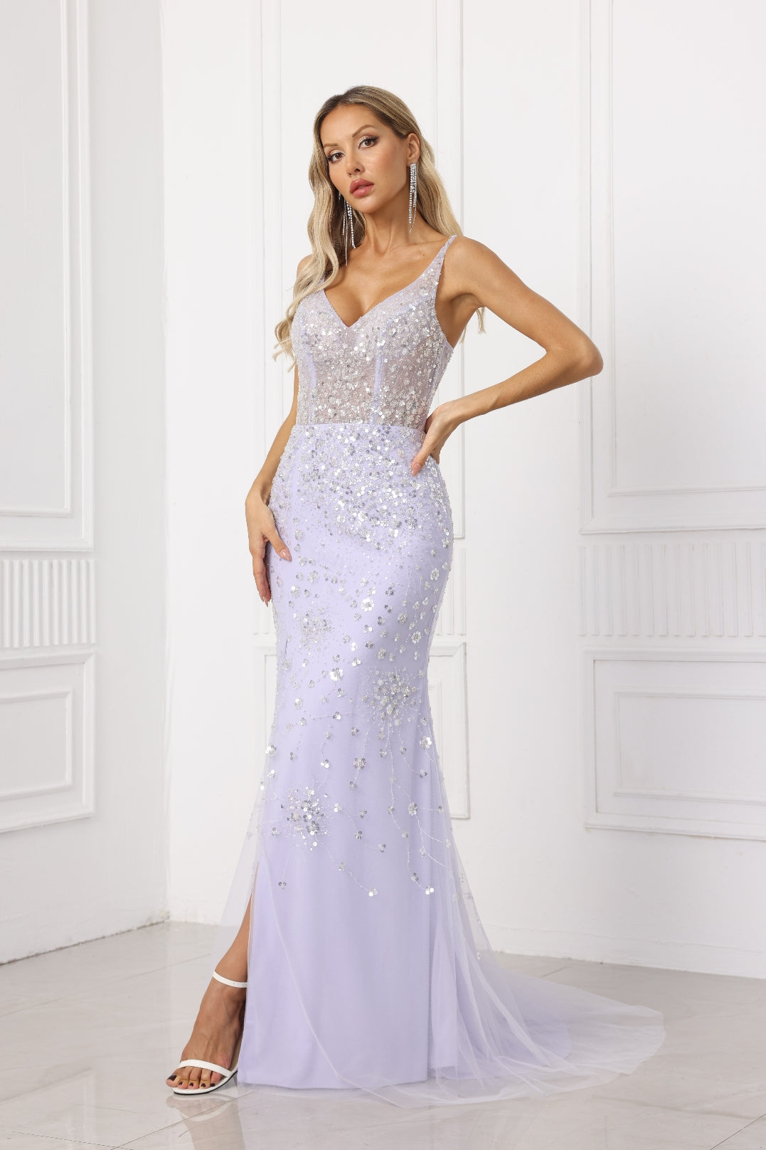 Trumpet/Mermaid V-neck Sleeveless Beading Slit Sequins/Floor-length Prom Dress